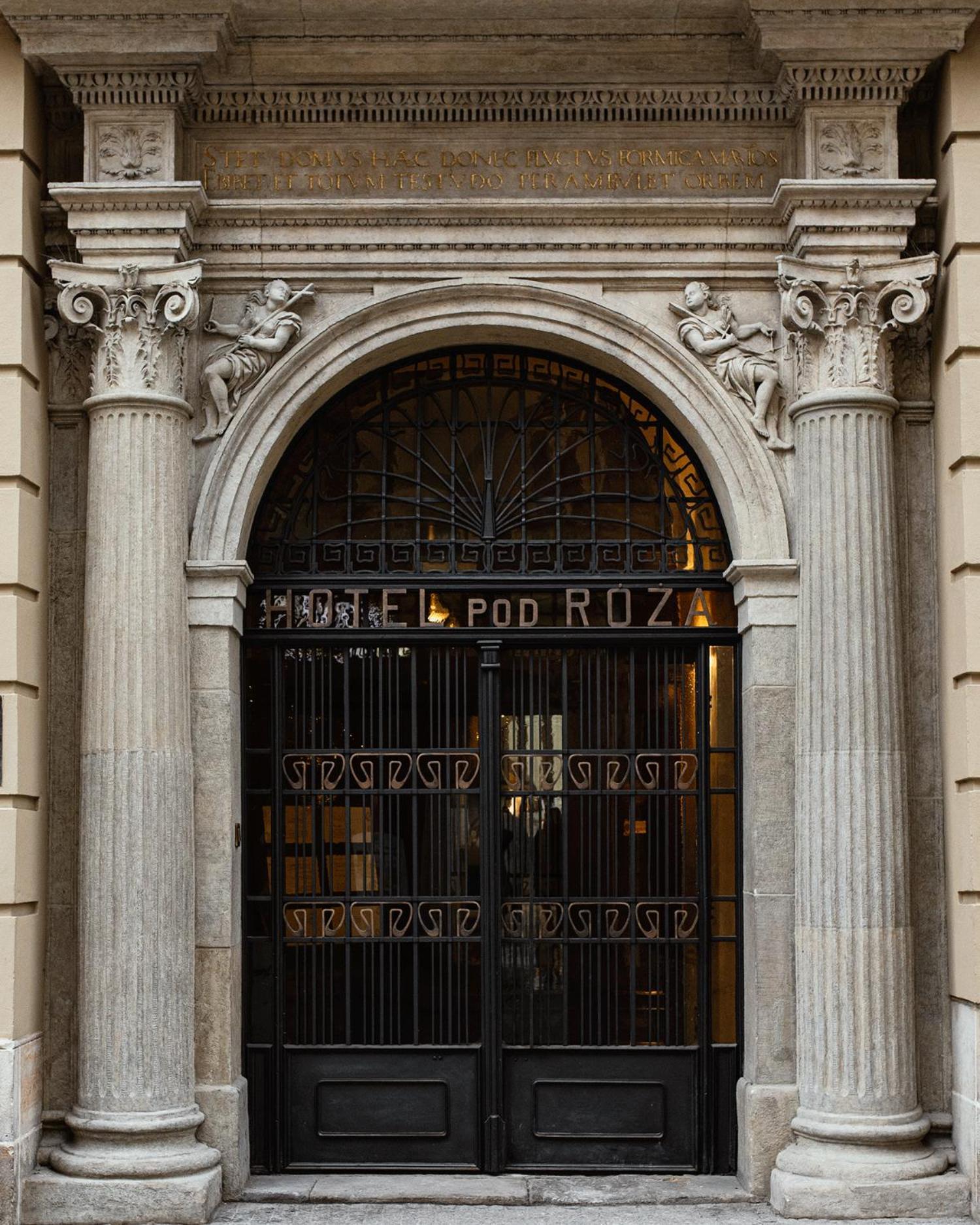Pod Różą Hotel
